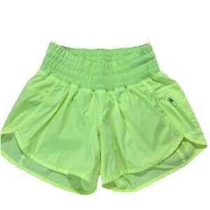 Lululemon Tracker Short 4” Size 4 Bright Greenish Yellow ￼